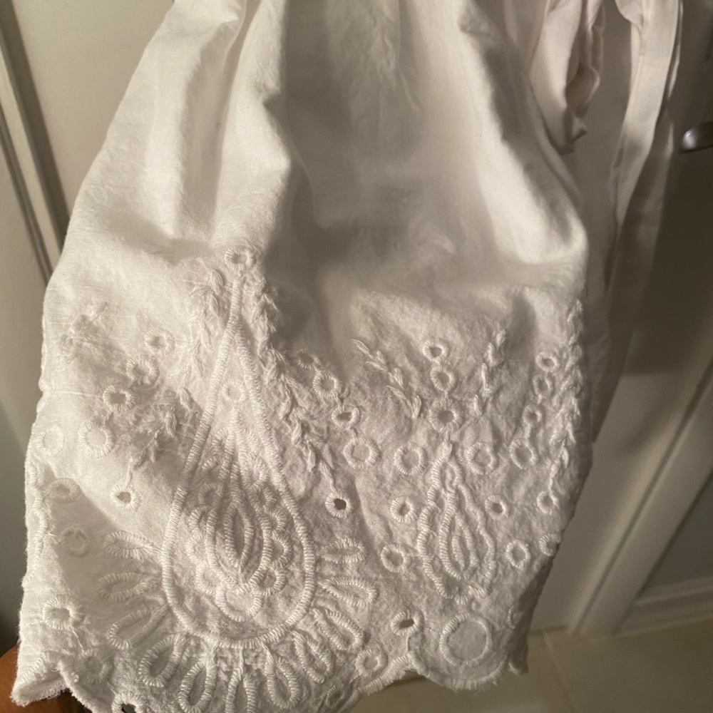 Mother hood maternity sleeveless tunic in white